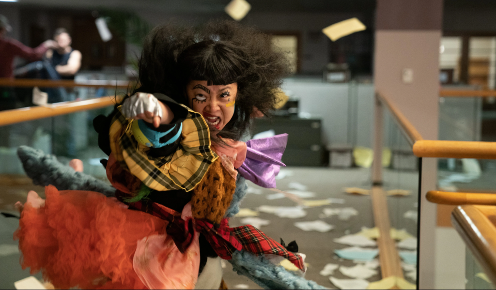 نقد فیلم همهچیز همهجا بهیکباره (Everything Everywhere All at Once) - سرگرم پلاس نقد فیلم همهچیز همهجا بهیکباره (Everything Everywhere All at Once)